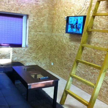 Valaste Puhkekuela بيت ريفي 3*