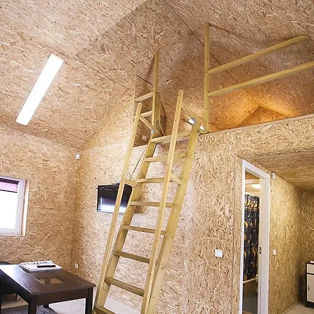 Valaste Puhkekuela بيت ريفي 3*