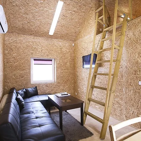 Valaste Puhkekuela بيت ريفي 3*