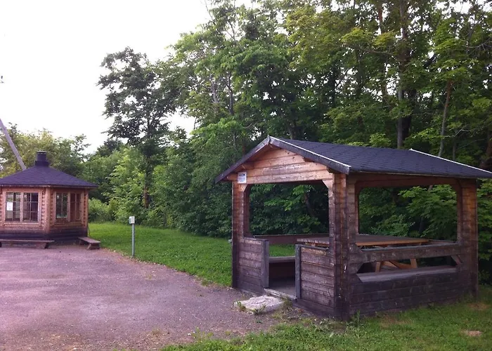 Valaste Puhkekuela 3*