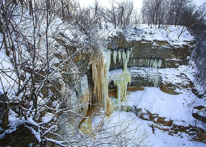 Valaste Puhkekuela Мини-отель Кохтла-Ярве